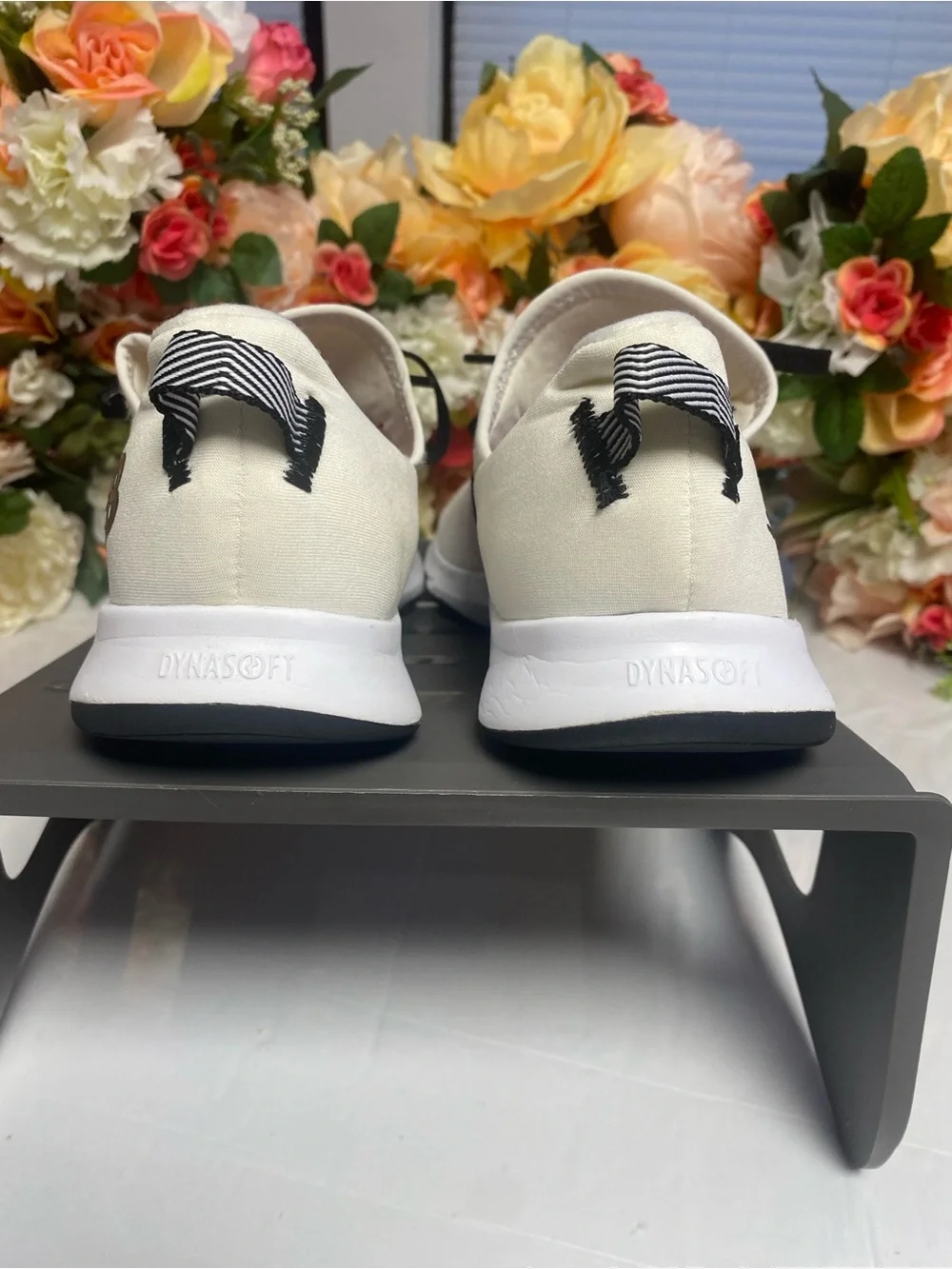 New Balance Nergize DynaSoft Slip-On Walking Shoes White Black Women’s 8.5B